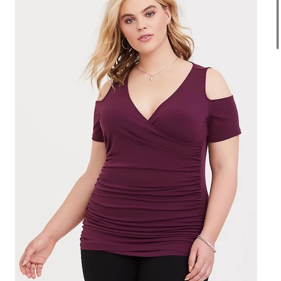 torrid Tops - NWT Torrid Studio Knit Cold Shoulder Top 2X
